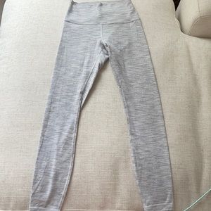 Lululemon wunder under